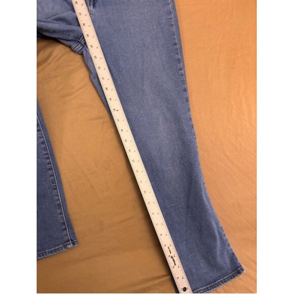 Levi's 724 High Rise Straight Jeans Women's Size 30 Blue Denim - Picture 5 of 10